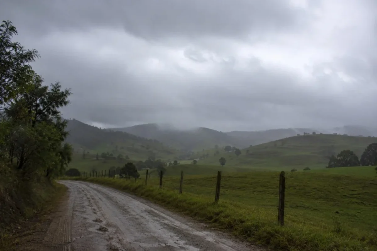 frio-e-chuva-no-campo-1024x683